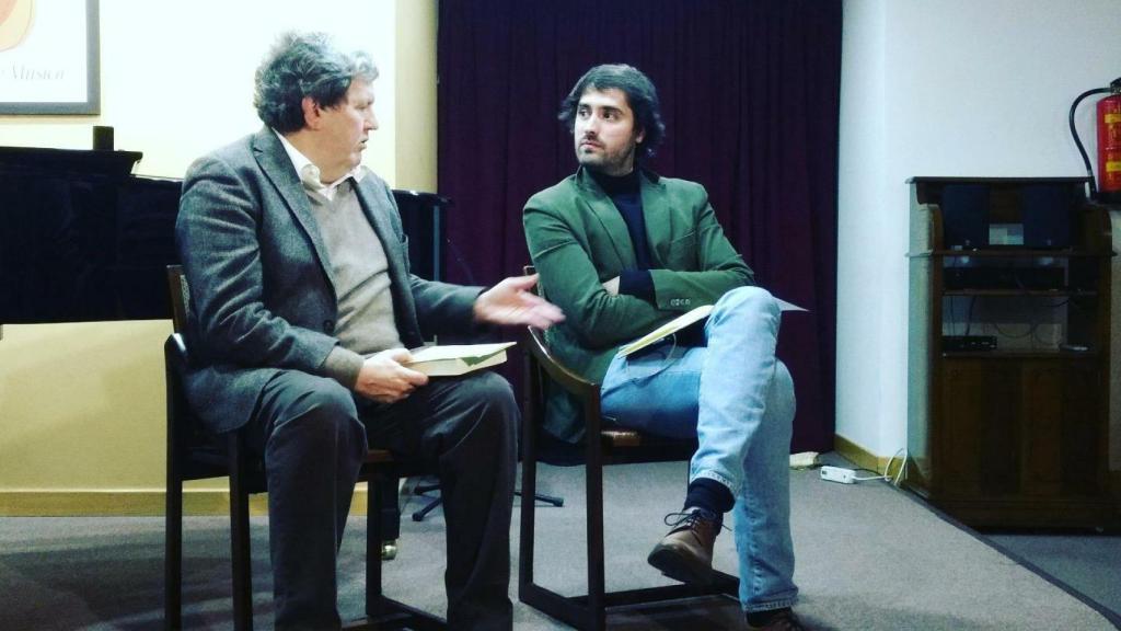 Daniel Ramírez (d) y Juan Manuel Bonet durante la presentación de 'Eusebius. Capitán de La Nave de Baco'.