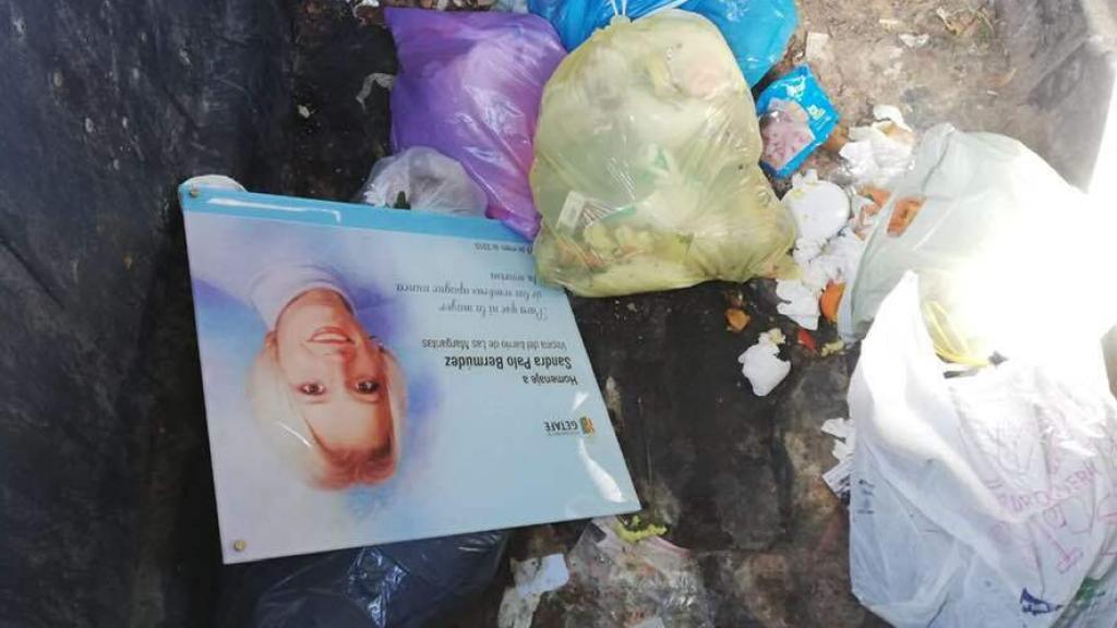 Monolito sin la placa en memoria de Sandra Palo, en Getafe.