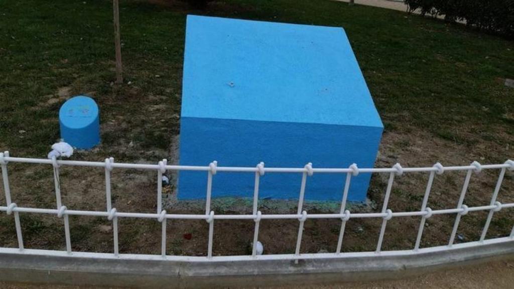 Monolito sin la placa en memoria de Sandra Palo, en Getafe.