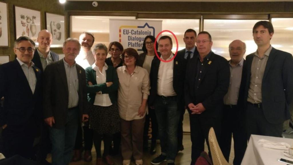 El europarlamentario belga, Mark Demesmaeker (rodeado con un círculo) formaría parte, supuestamente, del mismo grupo parlamentario que Vox.