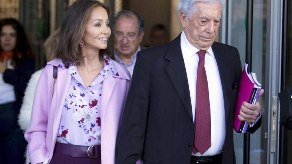 Isabel Preysler durante su visita a ARCO.