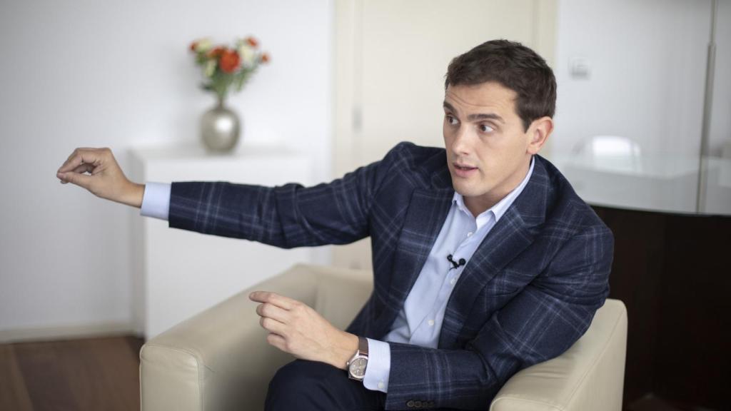 Rivera asegura haber sufrido amenazas de muerte por defender su postura política.