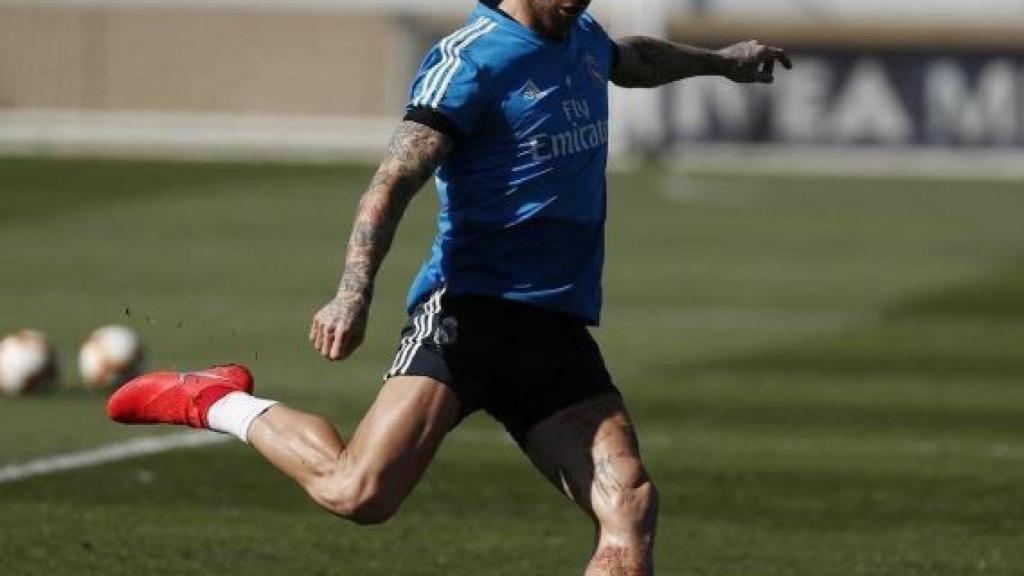 Sergio Ramos en el entrenamiento previo al Clásico. Foto: Twitter (@SergioRamos)
