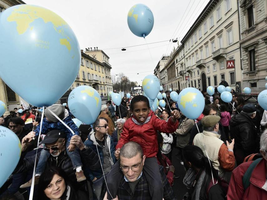 La marcha por las calles de Milán.