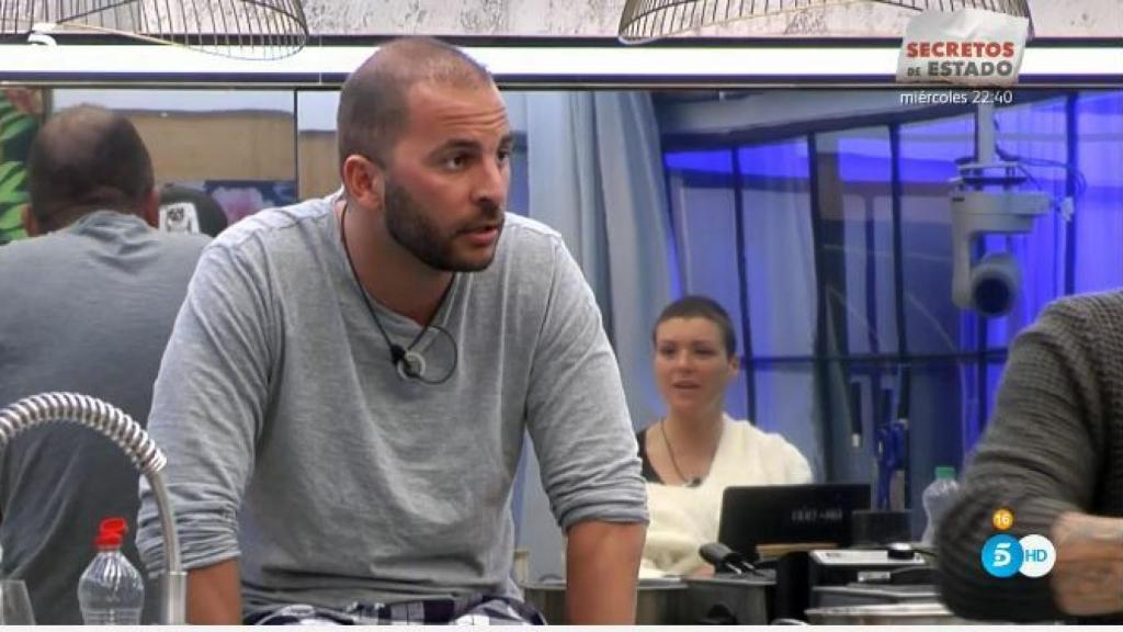 Tejado durante sus mofas contra María Jesús.