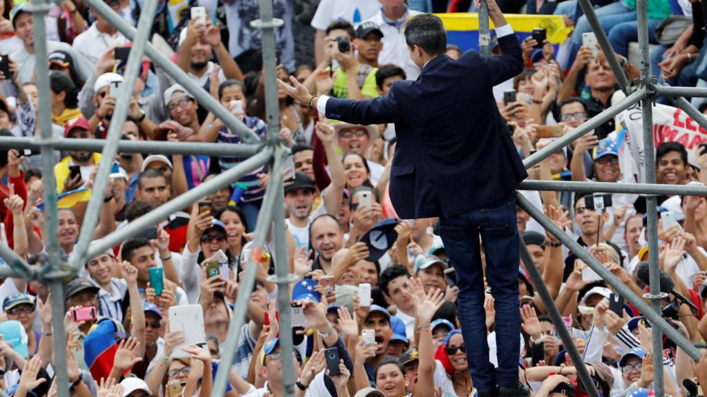 Juan Guaidó, aclamado a su regreso a Venezuela.