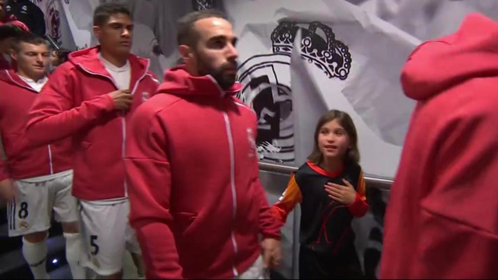 Las niñas protagonizan el inicio del Real Madrid - Ajax de Champions