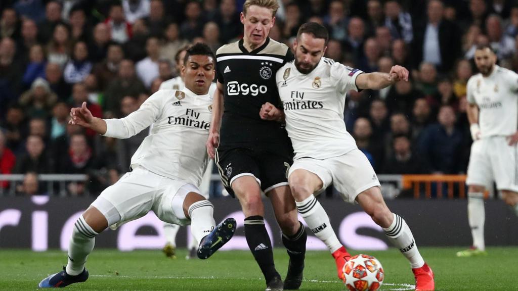Casemiro y Carvajal presionan a Frenkie de Jong