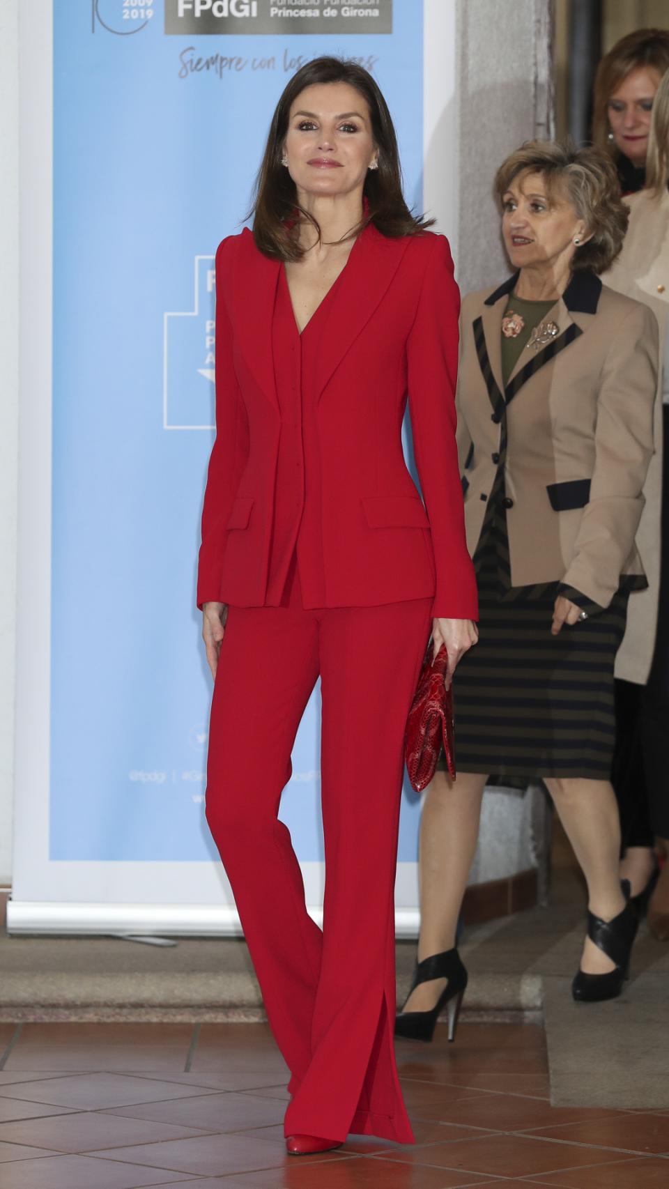 Letizia, muy sonriente, llegando al acto.