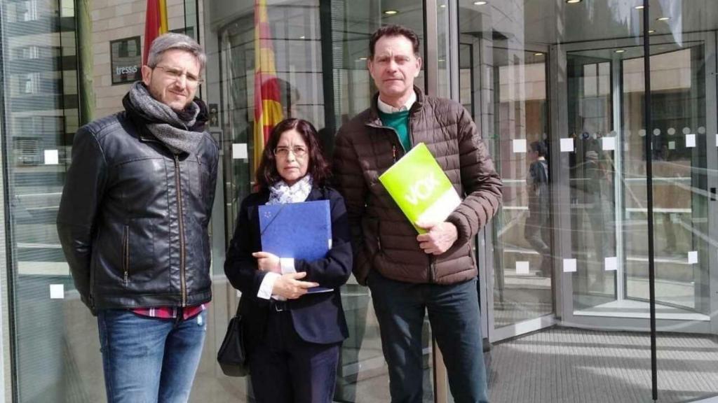 José Antonio, a la derecha de la imagen