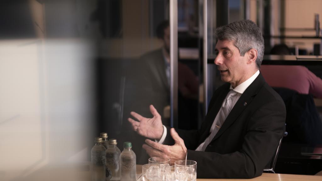 El coronel Gómez de Ágreda es autor del libro `Mundo Orwell´.