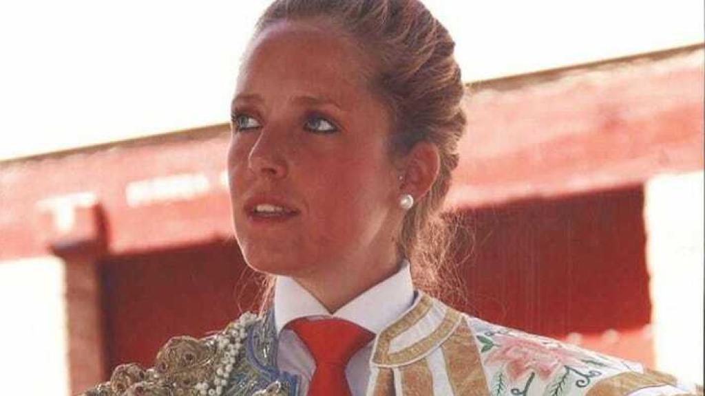 Marta Reillo, vestida de luces, en la plaza de Fuentidueña de Tajo