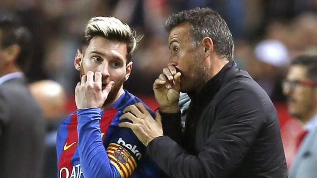 Luis Enrique junto a Messi