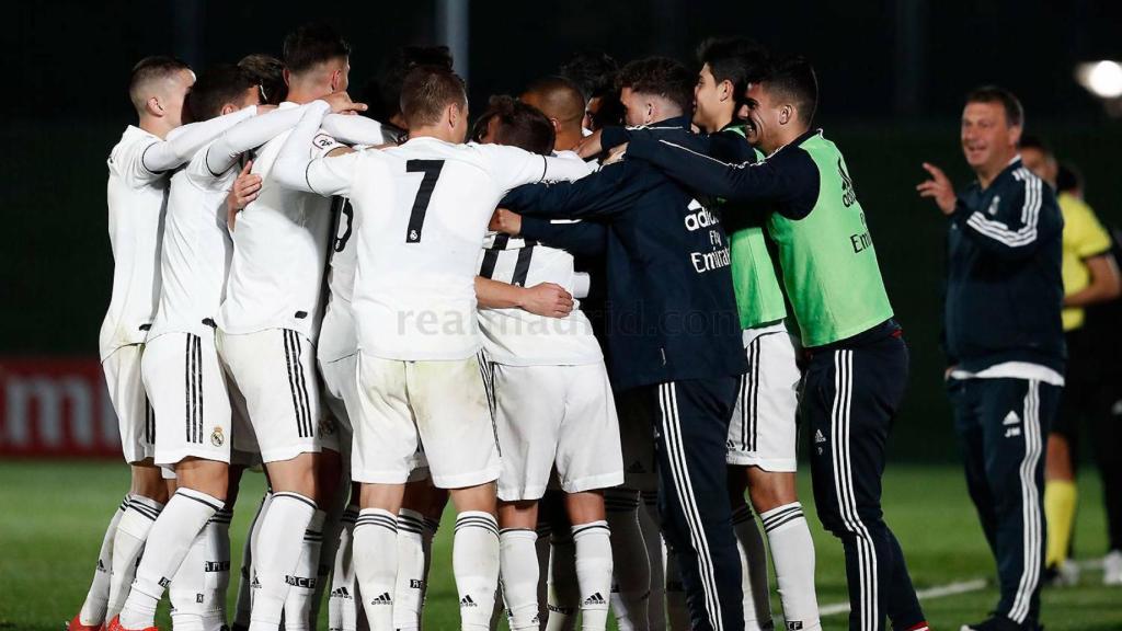 Los jugadores del Castilla celebran un gol contra el Celta B
