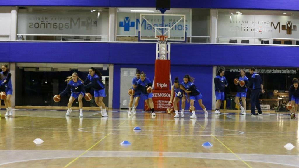 Entrenamiento de las jugadoras del estudiantes. Foto: Twitter. (@ClubEstudiantes)