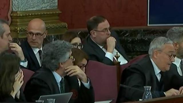 La bancada de las defensas, tras la declaración de Castellví./