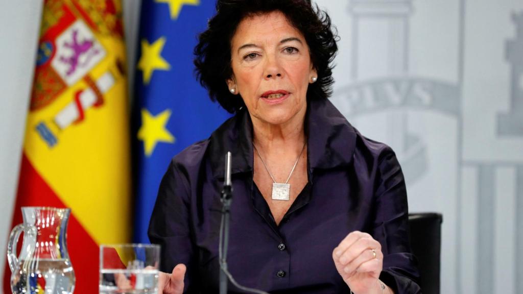 Isabel Celaá, portavoz del Gobierno, en una rueda tras el Consejo de Ministros.