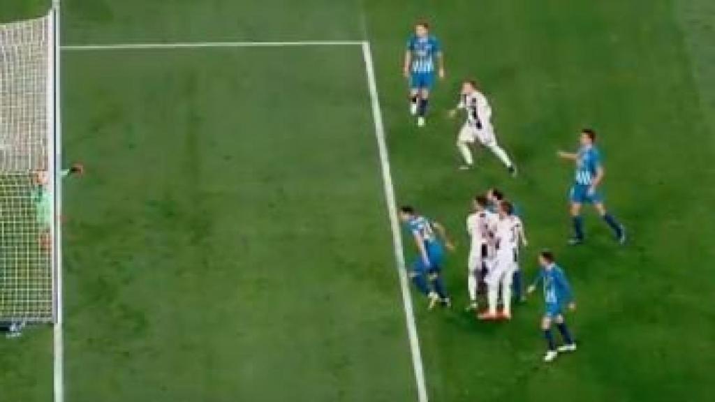 Momento en el que el remate de Cristiano entra en la portería de Oblak. Foto: Twitter (@chirichampions)