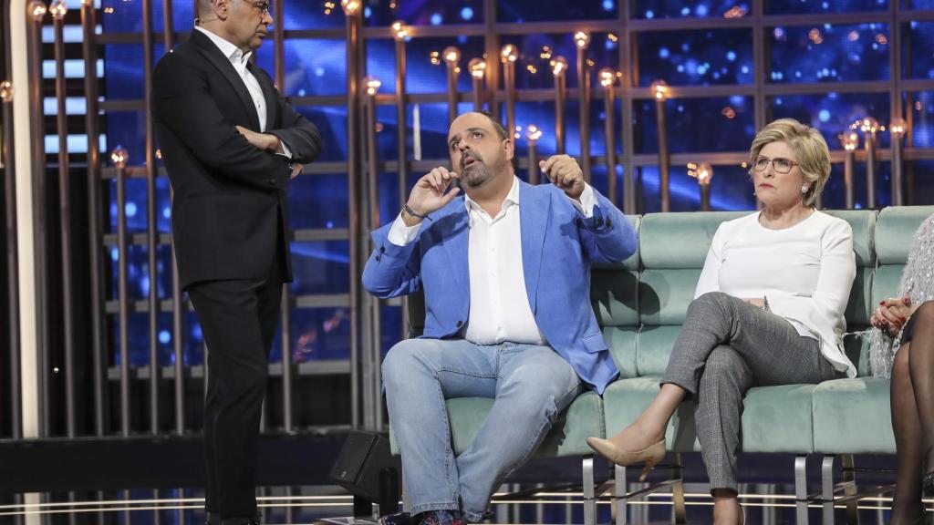 Jorge Javier mediando entre Julio y María José.