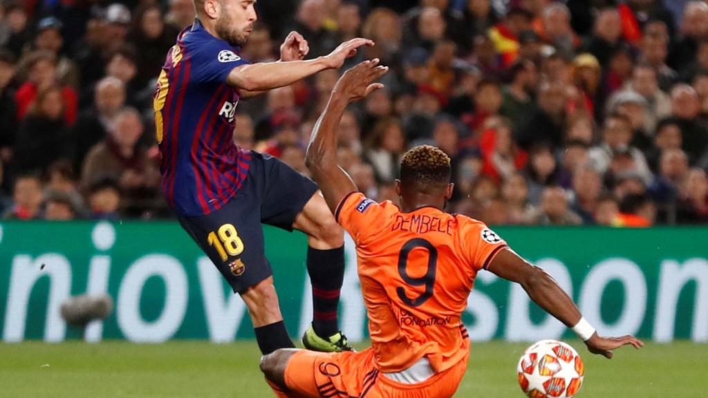 Jordi Alba frente al Olympique de Lyon.