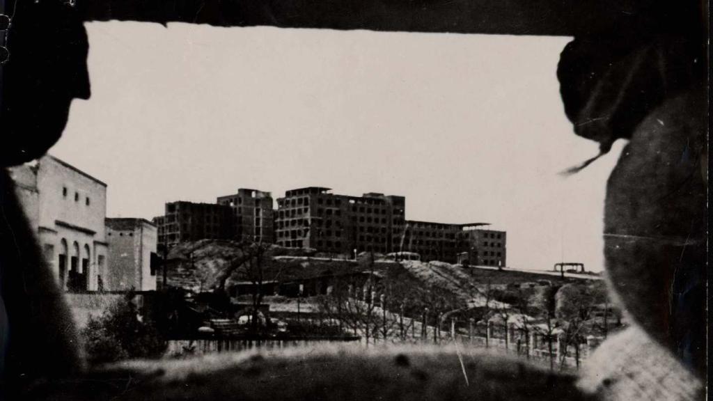 El Hospital Clínico de Moncloa, convertido en ruinas por las bombas.