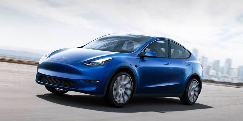 Tesla Model Y 4
