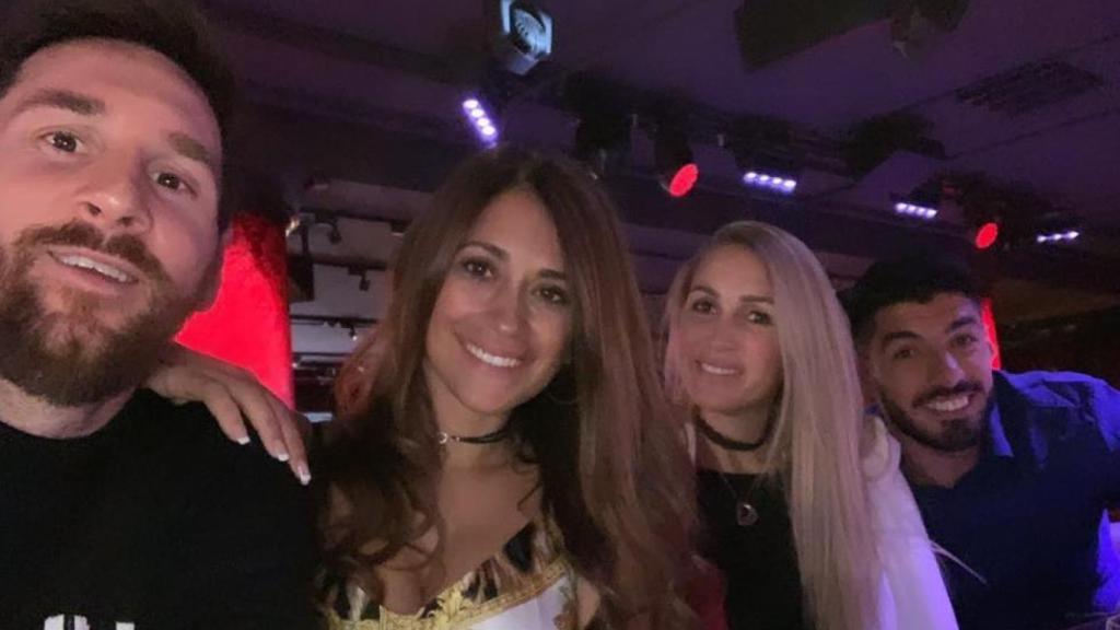 Leo Messi, Antonela Rocuzzo, Sofía Balbi y Luis Suárez