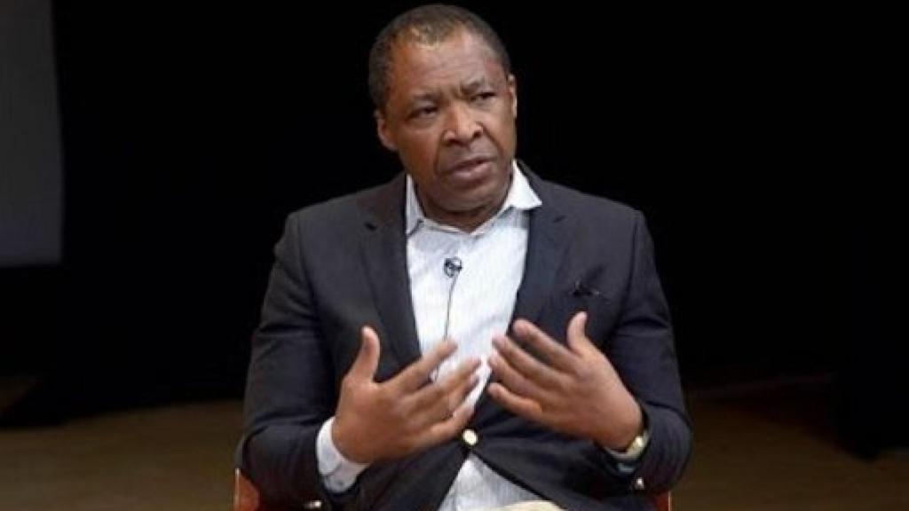Image: Muere Okwui Enwezor, comisario de la Bienal de Venecia y Documenta