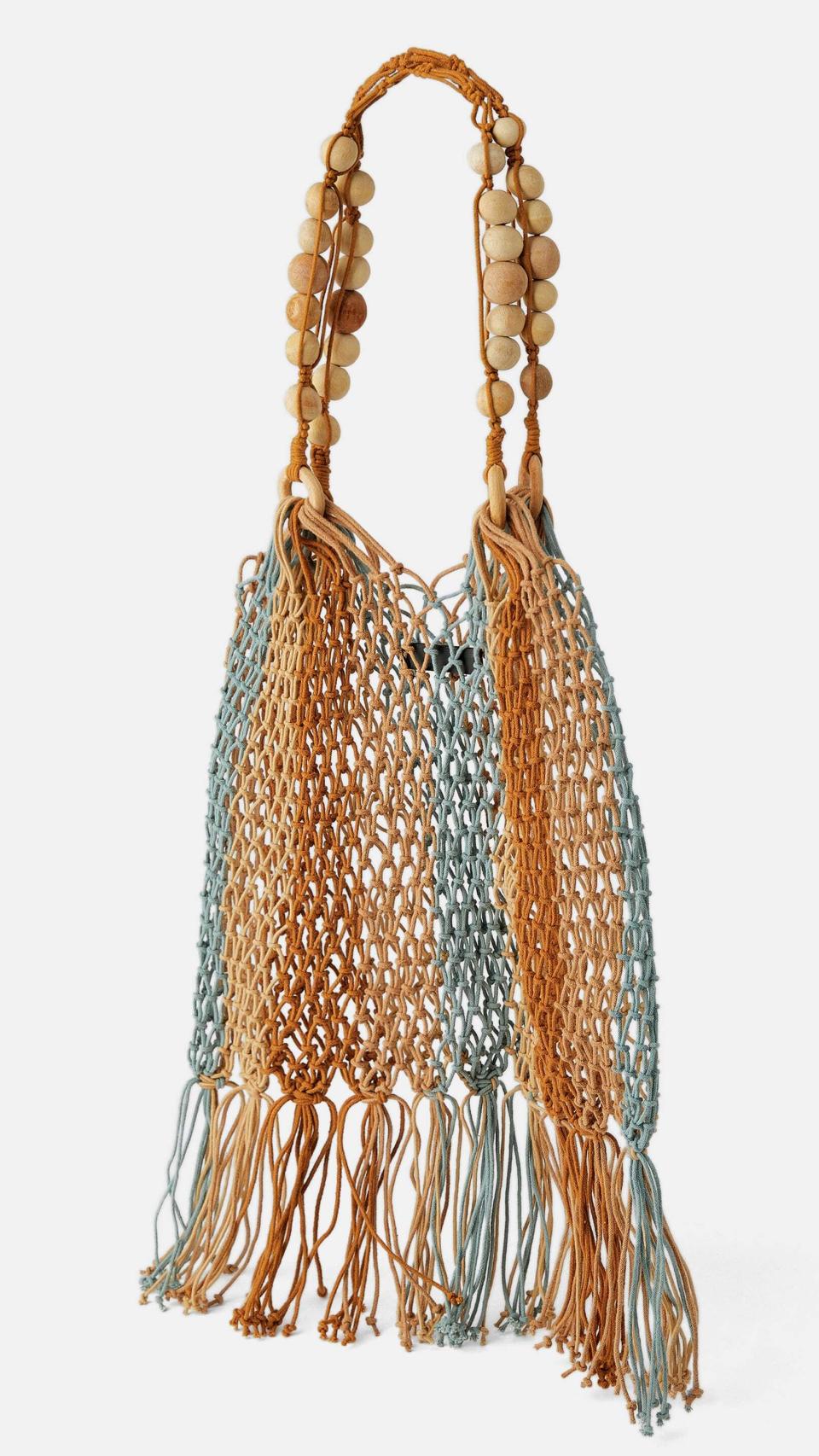 Detalle del bolso de Zara.