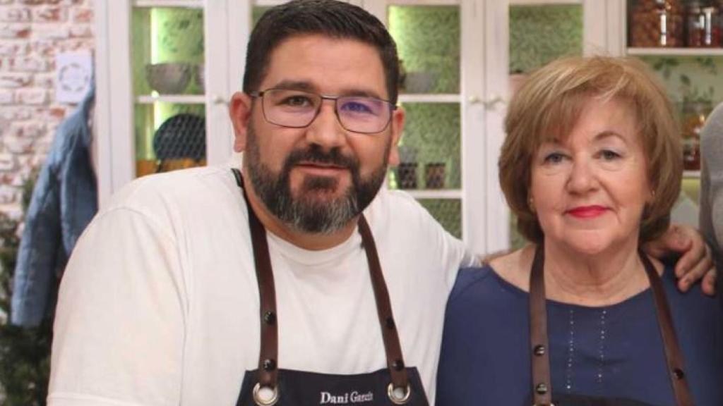 Dani García con su madre en el primer programa de Hacer de comer
