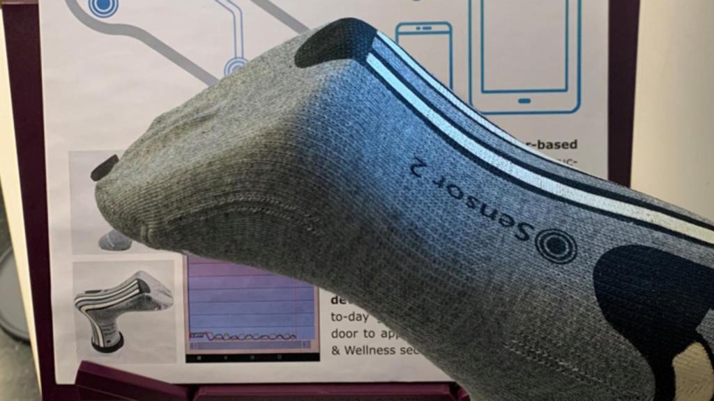 Así es el calcetín inteligente que prevé y evita caídas