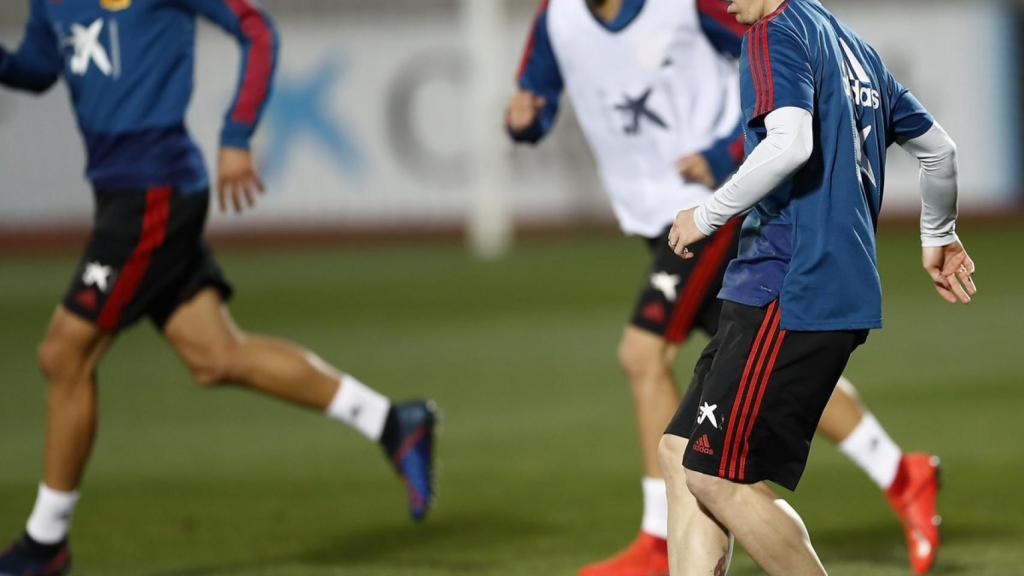 Muniain entrenando con España. Foto: Twitter (@IkerMuniain10)