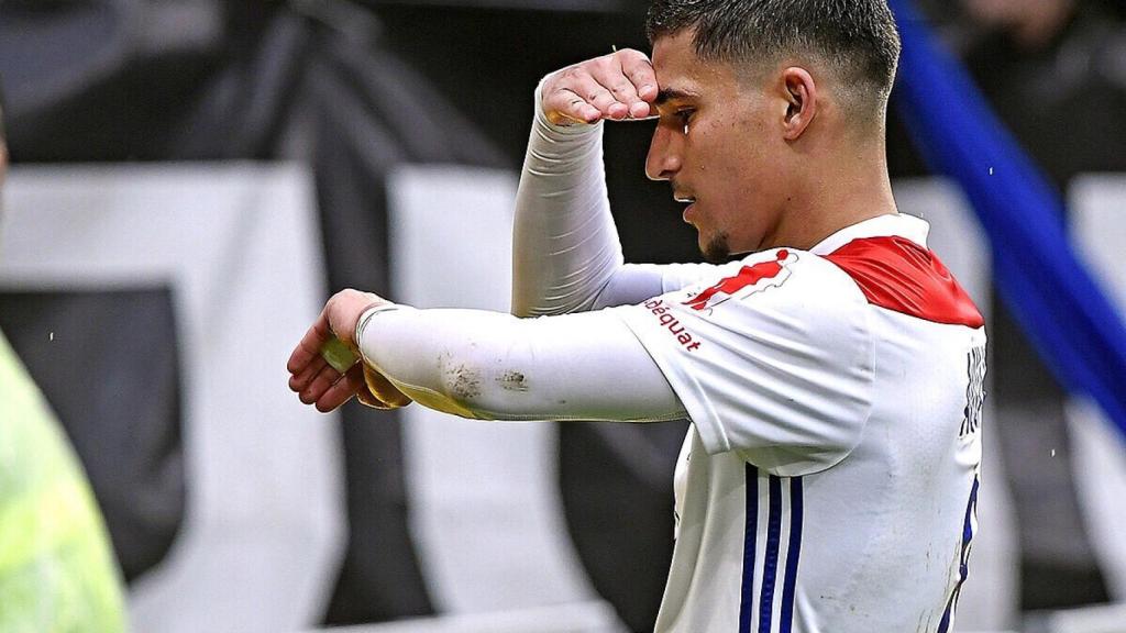 Houssem Aouar con el Lyon. Foto: Twitter (@HoussemAouar)
