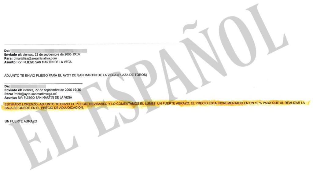 Correo electrónico donde la constructora remite el pliego de condiciones al ayuntamiento.