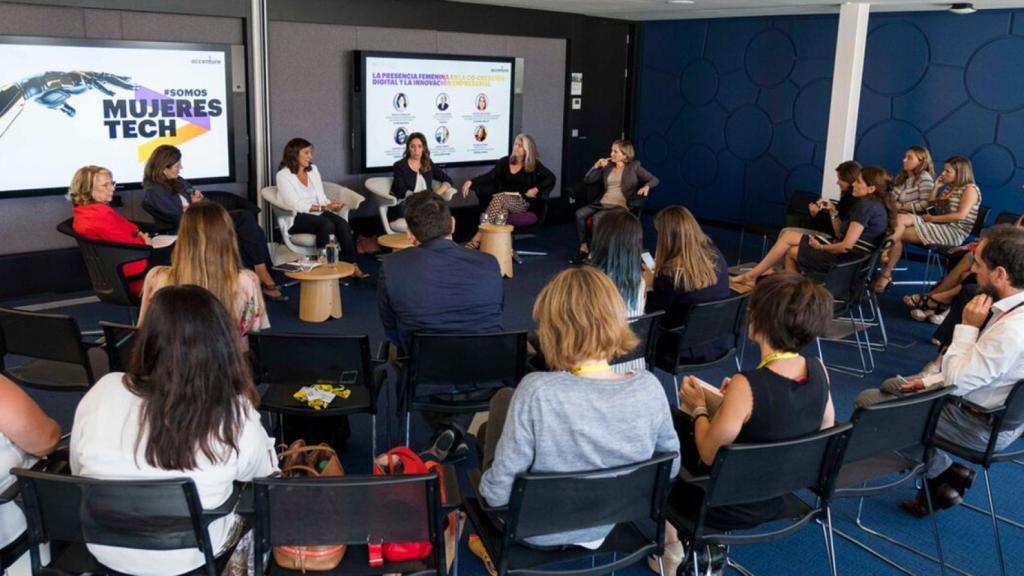 Uno de los eventos de #SomosMujeresTech.