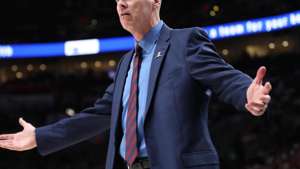 Rick Carlisle, durante un partido