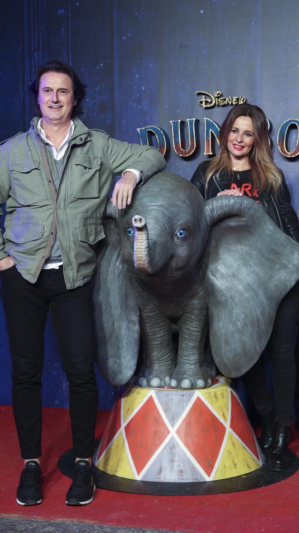 El coreógrafo Javier Castillo (Poty) y su pareja, muy fans de Disney.