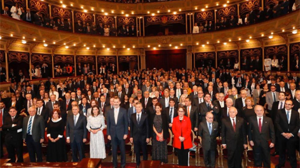 Image: El rey y Vargas Llosa defienden el papel del español en la cohesión de América