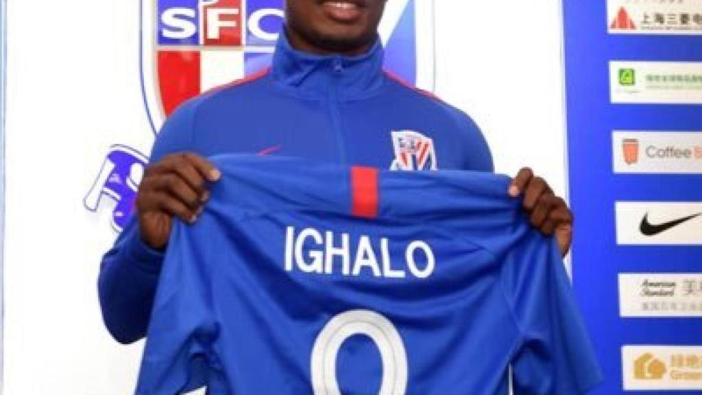 Odion Ighalo presentado con el Shanghái Shenhua. Foto: Twitter (@ighalojude)