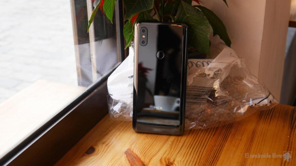 Xiaomi patenta dos alternativas al notch que son incluso peores