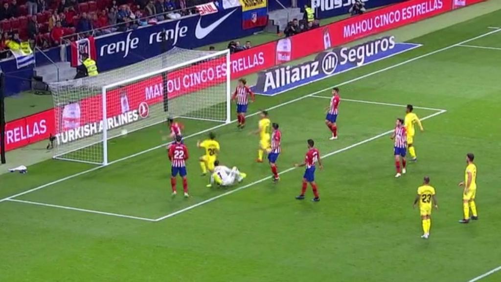 Gol de Godín al Girona. Foto: Twitter (@elchiringuitotv)