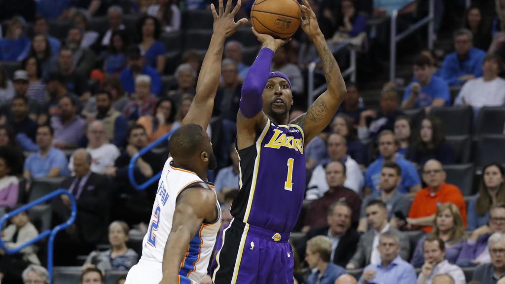 Caldwell-Pope lanza a canasta contra los Thunder