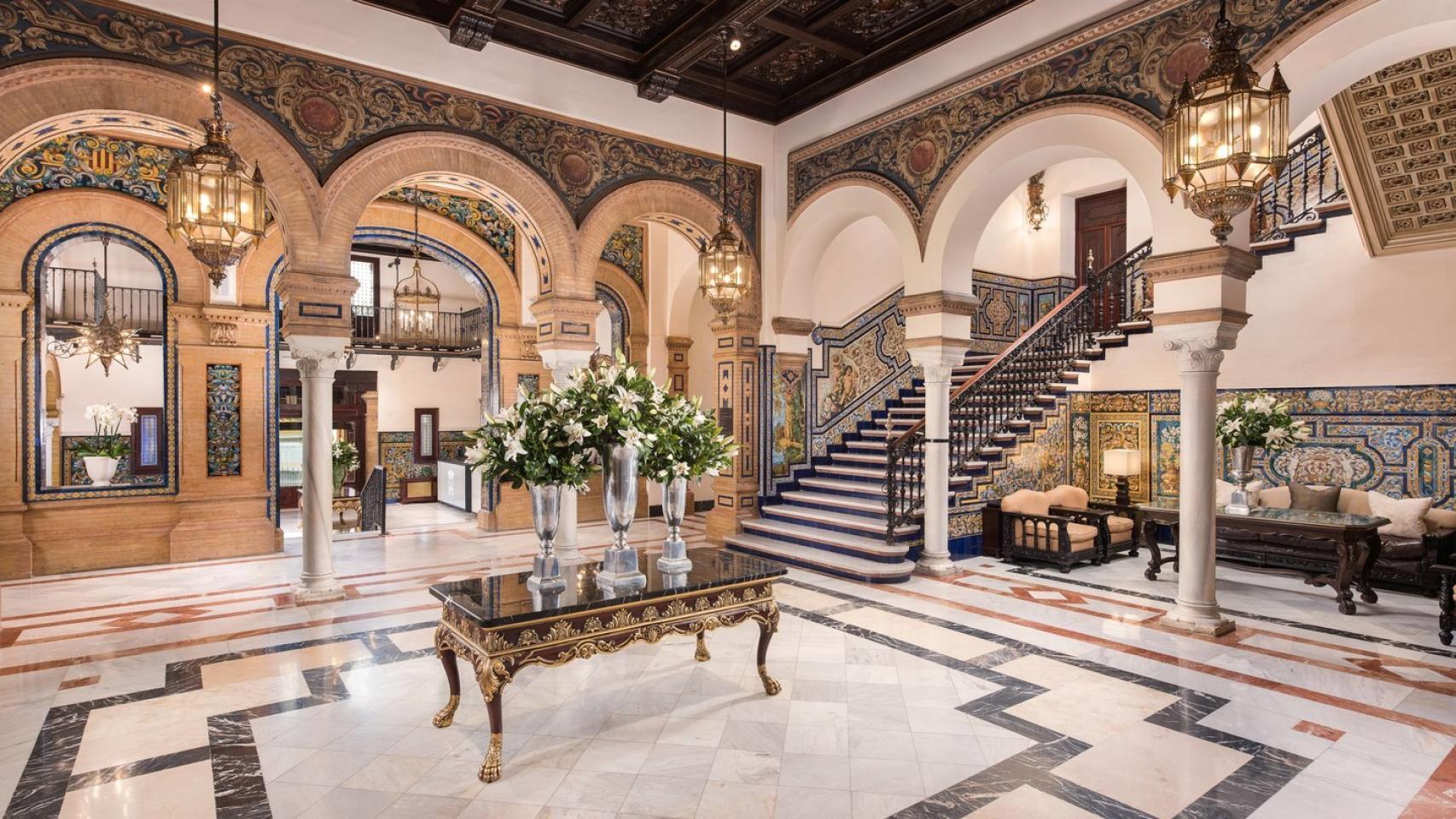 El 'lobby' del hotel está decorado con mosaicos mozárabes.