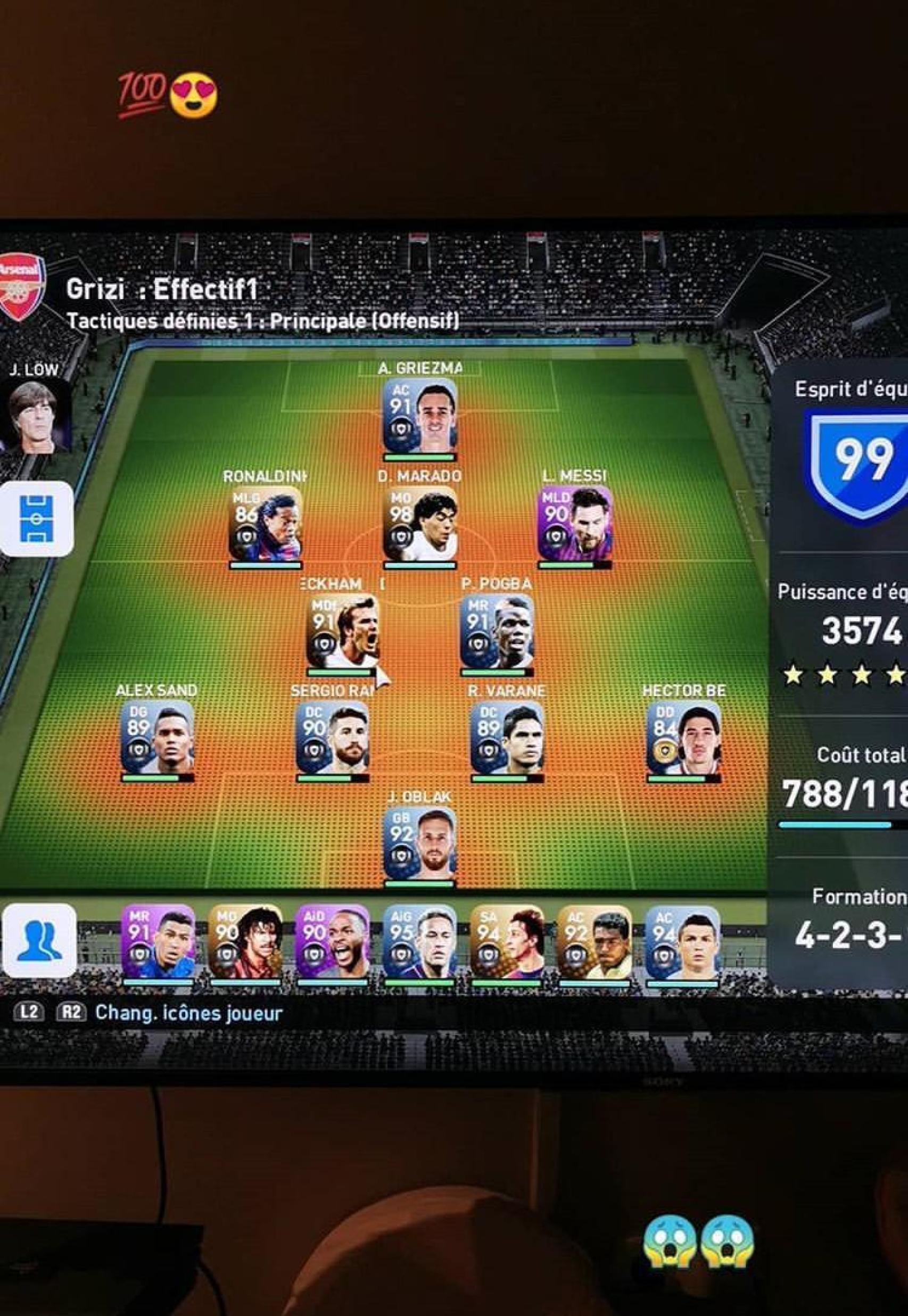 Griezmann y su equipo en un videojuego