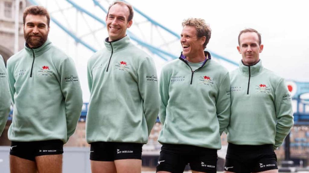 James Cracknell, junto a sus compañeros de bote en Cambridge