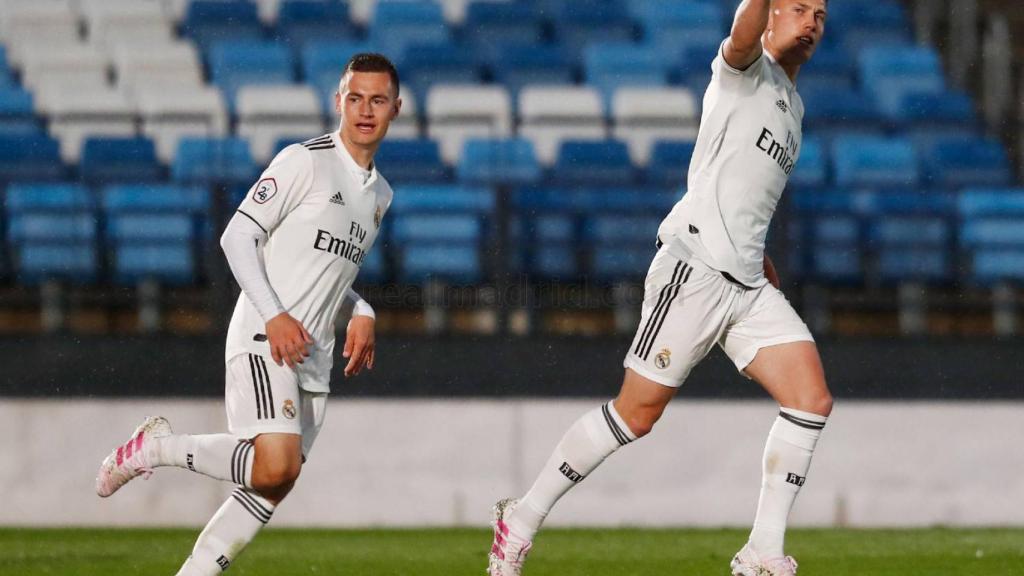 Cristo y De Frutos celebran el gol ante el Salmantino