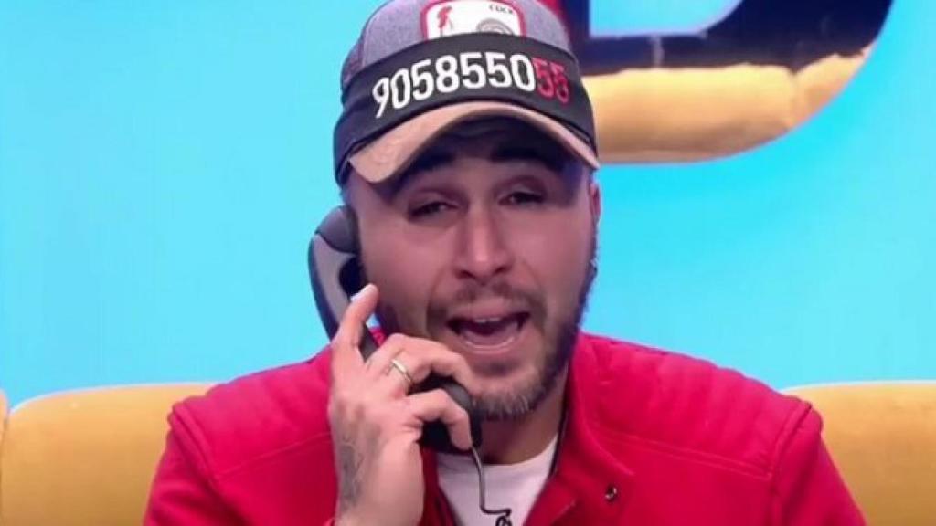 Kiko Rivera durante la llamada de su madre.