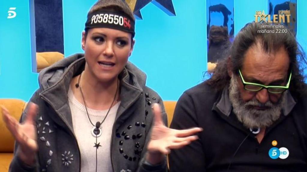 María Jesús junto a Juan Miguel en el debate de este domingo.