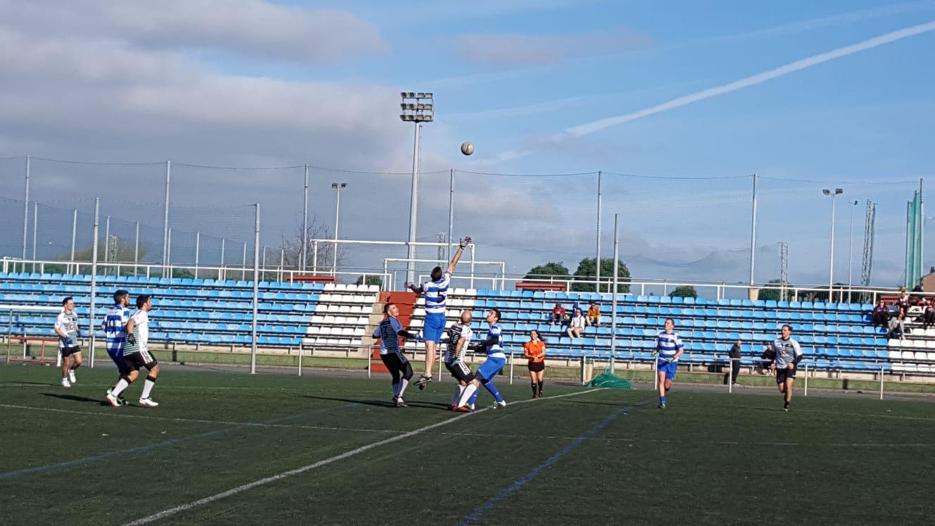 Fillos de Breogán durante un partido disputado en los campos de la Torre.