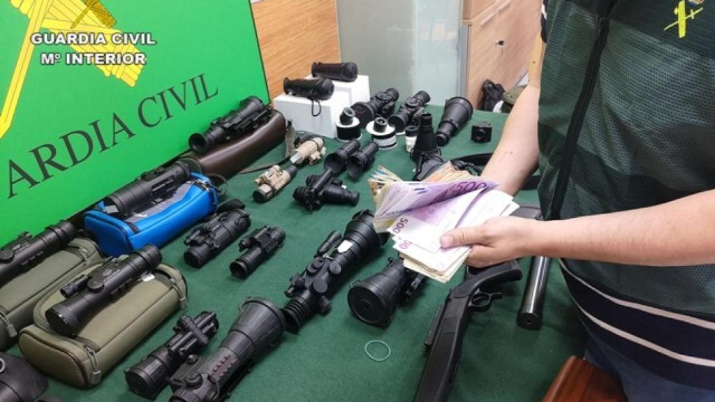 Material intervenido por la Guardia Civil en el transcurso de la operación Hedwig.